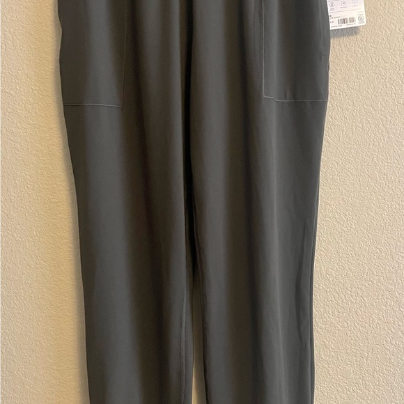 NWT Women's Athleta Salutation Jogger - Medium Tall, Black Olive - Picture 5 of 5